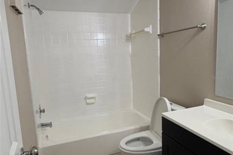 Touwnhouse à vendre à Orlando, Floride: 2 chambres, 93.09 m2 № 2436755 - photo 8
