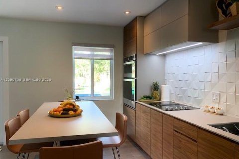 Villa ou maison à louer à Miami, Floride: 3 chambres, 119.29 m2 № 2385314 - photo 22