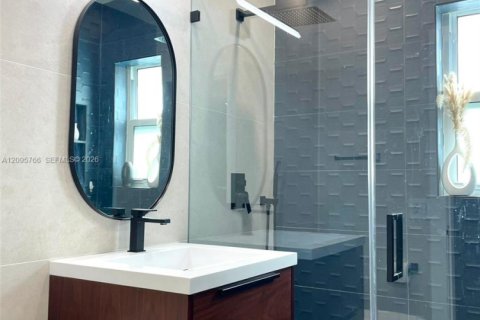 Villa ou maison à louer à Miami, Floride: 3 chambres, 119.29 m2 № 2385314 - photo 13