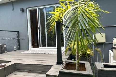 Villa ou maison à louer à Miami, Floride: 3 chambres, 119.29 m2 № 2385314 - photo 7