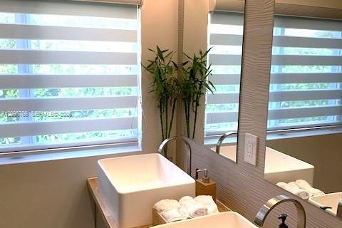 Villa ou maison à louer à Miami, Floride: 3 chambres, 119.29 m2 № 2385314 - photo 15