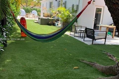 Villa ou maison à louer à Miami, Floride: 3 chambres, 119.29 m2 № 2385314 - photo 10