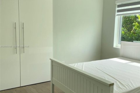 Villa ou maison à louer à Miami, Floride: 3 chambres, 119.29 m2 № 2385314 - photo 12
