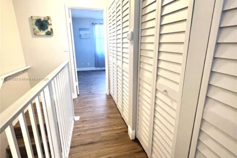 Townhouse in Pompano Beach, Florida 2 bedrooms, 94.57 sq.m. № 1764326 - photo 5