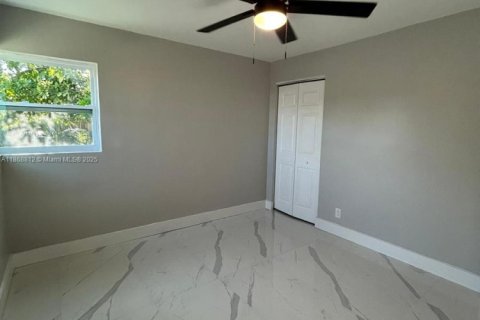 House in Oakland Park, Florida 3 bedrooms, 108.97 sq.m. № 1922673 - photo 20