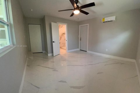 House in Oakland Park, Florida 3 bedrooms, 108.97 sq.m. № 1922673 - photo 30