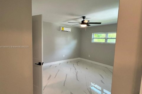 House in Oakland Park, Florida 3 bedrooms, 108.97 sq.m. № 1922673 - photo 29