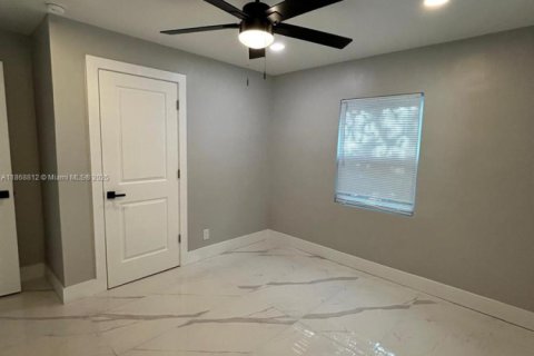 House in Oakland Park, Florida 3 bedrooms, 108.97 sq.m. № 1922673 - photo 16
