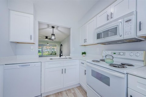 Villa ou maison à vendre à Palm Harbor, Floride: 2 chambres, 74.88 m2 № 1637851 - photo 14