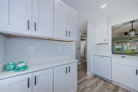Villa ou maison à vendre à Palm Harbor, Floride: 2 chambres, 74.88 m2 № 1637851 - photo 13