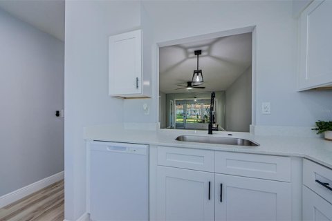 Villa ou maison à vendre à Palm Harbor, Floride: 2 chambres, 74.88 m2 № 1637851 - photo 16