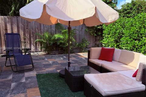 Casa en alquiler en Miami, Florida, 3 dormitorios, 133.04 m2 № 1992235 - foto 22