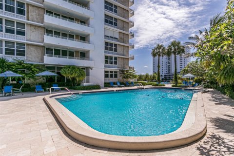 Condo in Fort Lauderdale, Florida, 1 bedroom  № 1162919 - photo 1