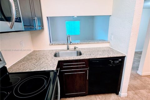 Appartement à louer à Plantation, Floride: 3 chambres, 104.05 m2 № 1945708 - photo 5