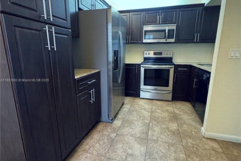 Appartement à louer à Plantation, Floride: 3 chambres, 104.05 m2 № 1945708 - photo 2