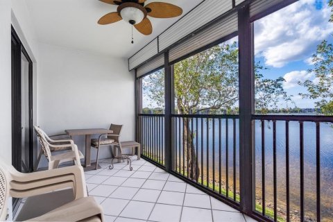 Copropriété à vendre à Tamarac, Floride: 2 chambres, 93.83 m2 № 2260154 - photo 12