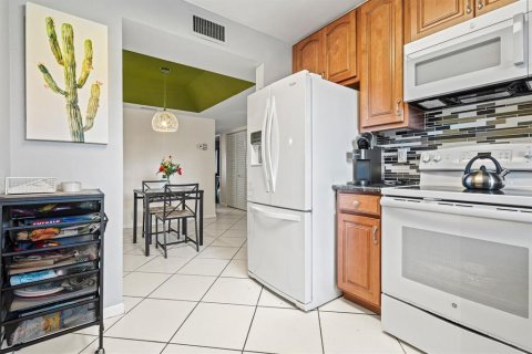 Copropriété à vendre à Tamarac, Floride: 2 chambres, 93.83 m2 № 2260154 - photo 5
