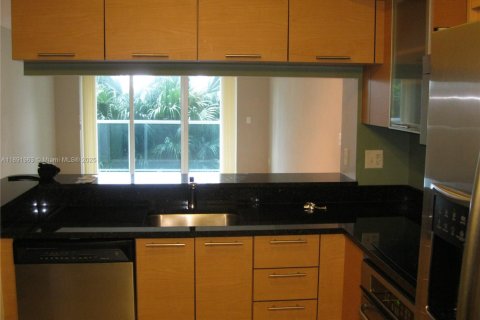 Copropriété à louer à Miami, Floride: 2 chambres, 103.12 m2 № 1946501 - photo 17