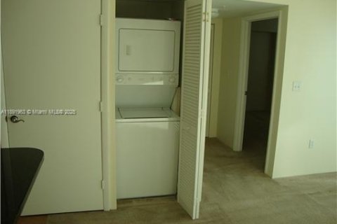 Copropriété à louer à Miami, Floride: 2 chambres, 103.12 m2 № 1946501 - photo 8