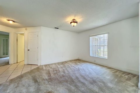 House in Orlando, Florida 4 bedrooms, 221.11 sq.m. № 2166136 - photo 11