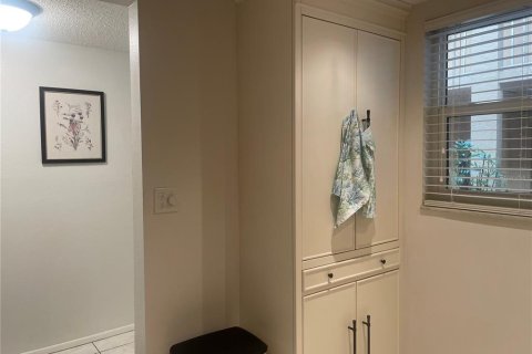 Condo in Sarasota, Florida, 2 bedrooms  № 1609419 - photo 9