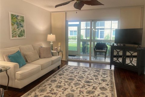 Condo in Sarasota, Florida, 2 bedrooms  № 1609419 - photo 2