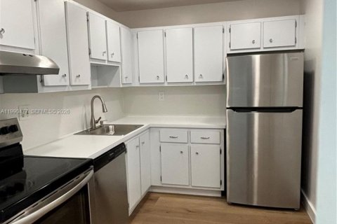 Copropriété à louer à Pinecrest, Floride: 1 chambre, 62.43 m2 № 2058000 - photo 3