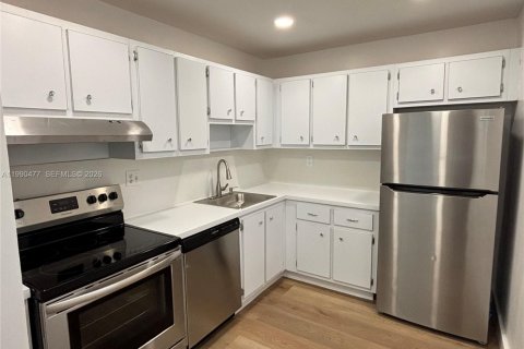 Copropriété à louer à Pinecrest, Floride: 1 chambre, 62.43 m2 № 2058000 - photo 2