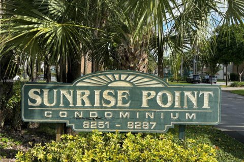 Copropriété à louer à Pinecrest, Floride: 1 chambre, 62.43 m2 № 2058000 - photo 9