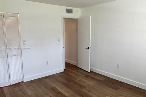 Copropriété à louer à Pinecrest, Floride: 1 chambre, 62.43 m2 № 2058000 - photo 5