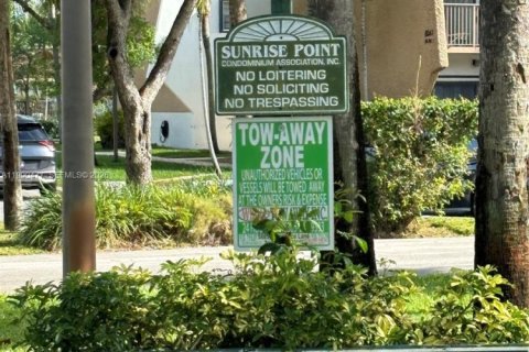 Copropriété à louer à Pinecrest, Floride: 1 chambre, 62.43 m2 № 2058000 - photo 10