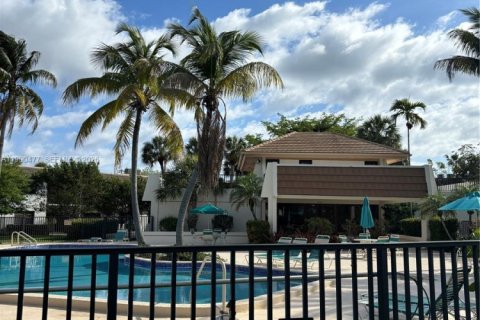 Copropriété à louer à Pinecrest, Floride: 1 chambre, 62.43 m2 № 2058000 - photo 12
