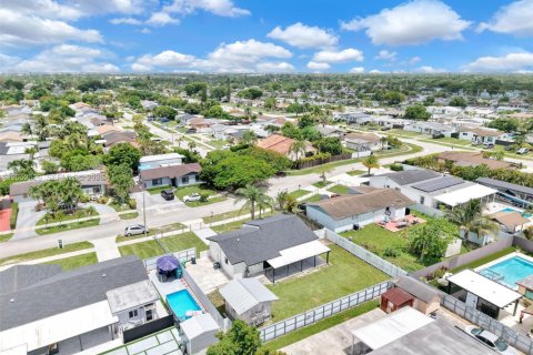 Villa ou maison à vendre à Miami, Floride: 3 chambres, 129.88 m2 № 2180482 - photo 12