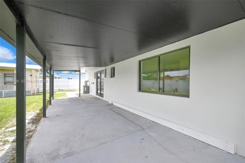Villa ou maison à vendre à Miami, Floride: 3 chambres, 129.88 m2 № 2180482 - photo 29