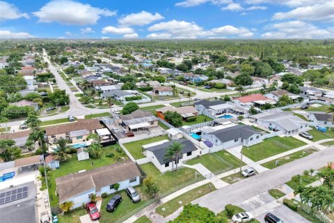 Villa ou maison à vendre à Miami, Floride: 3 chambres, 129.88 m2 № 2180482 - photo 21