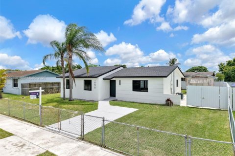 Villa ou maison à Miami, Floride 3 chambres, 129.88 m2 № 2180482