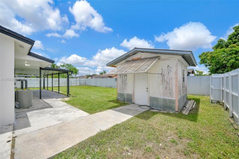 Villa ou maison à vendre à Miami, Floride: 3 chambres, 129.88 m2 № 2180482 - photo 10