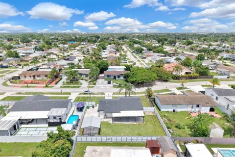 Villa ou maison à vendre à Miami, Floride: 3 chambres, 129.88 m2 № 2180482 - photo 13