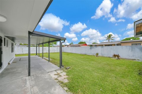 Villa ou maison à vendre à Miami, Floride: 3 chambres, 129.88 m2 № 2180482 - photo 23