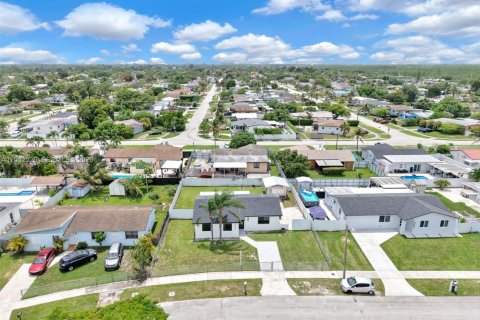 Villa ou maison à vendre à Miami, Floride: 3 chambres, 129.88 m2 № 2180482 - photo 11