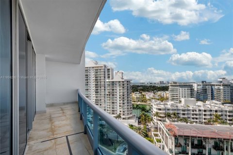 Condo in Miami Beach, Florida, 4 bedrooms  № 1887596 - photo 23