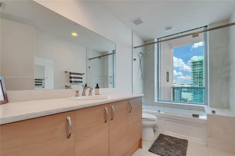 Condo in Miami Beach, Florida, 4 bedrooms  № 1887596 - photo 25