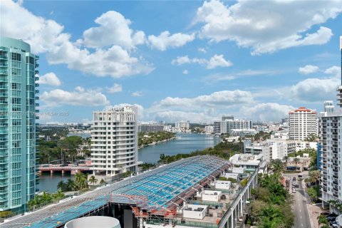 Condo in Miami Beach, Florida, 4 bedrooms  № 1887596 - photo 24