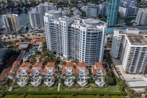 Condo in Miami Beach, Florida, 4 bedrooms  № 1887596 - photo 8