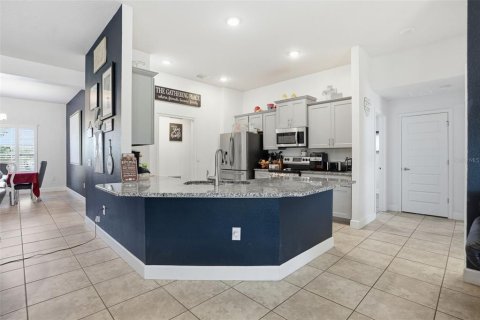 House in Dade City, Florida 4 bedrooms, 237.37 sq.m. № 2157373 - photo 11