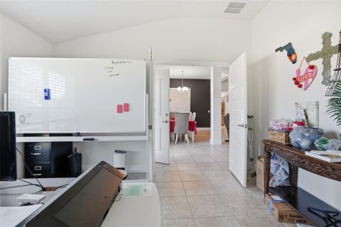 House in Dade City, Florida 4 bedrooms, 237.37 sq.m. № 2157373 - photo 28