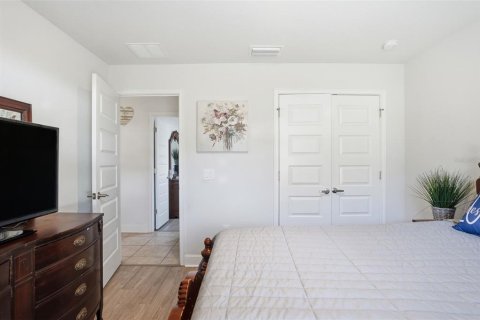 House in Dade City, Florida 4 bedrooms, 237.37 sq.m. № 2157373 - photo 25