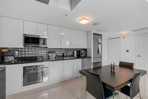 Copropriété à louer à Miami, Floride: 3 chambres, 136.01 m2 № 2400832 - photo 11