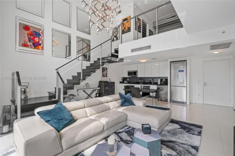 Copropriété à louer à Miami, Floride: 3 chambres, 136.01 m2 № 2400832 - photo 4