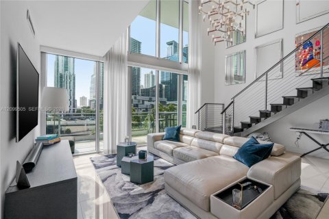 Copropriété à louer à Miami, Floride: 3 chambres, 136.01 m2 № 2400832 - photo 2